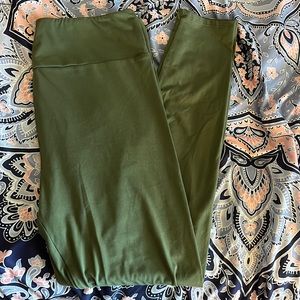 Lula Roe Green TC Leggings